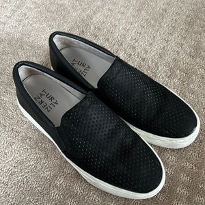 Women’s Naturalizer slip on sneakers